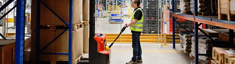 TROJAN akkumulátorral működő elektromos targoncák és paletta emelők